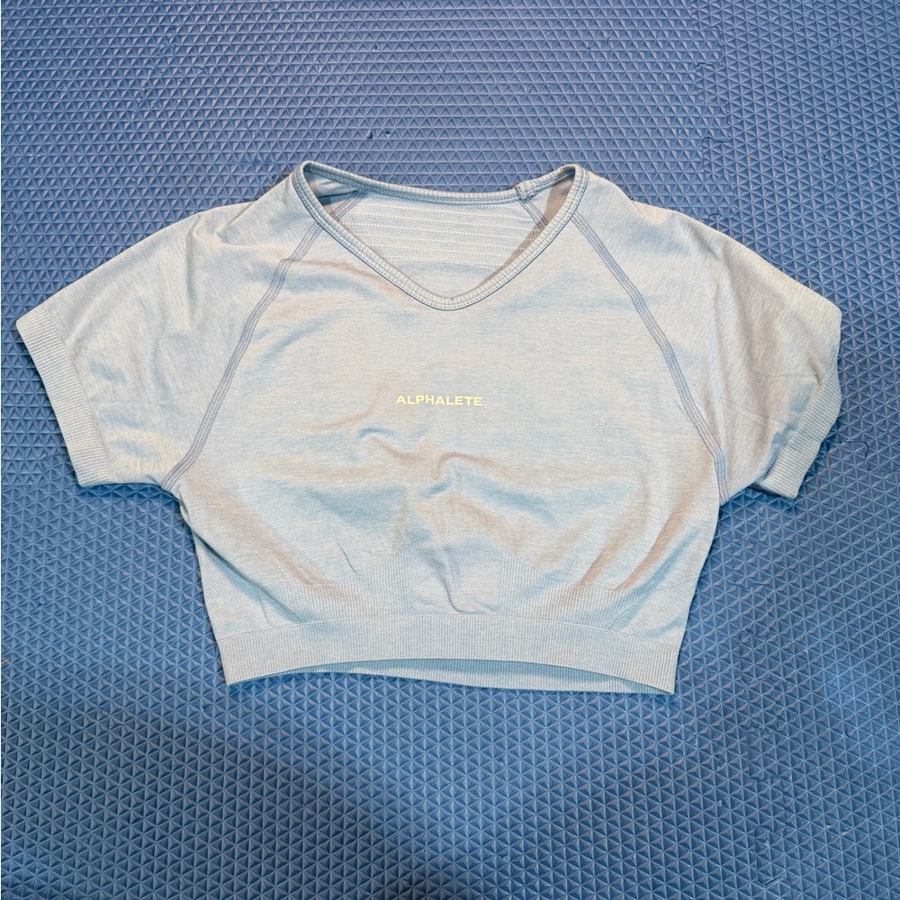 Alphalete Women's Sky Blue Crop Top